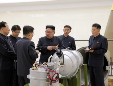 Επικοινωνία Εμμ. Μακρόν-Ντ. Τραμπ-Σ. Άντε για κυρώσεις κατά της Β. Κορέας